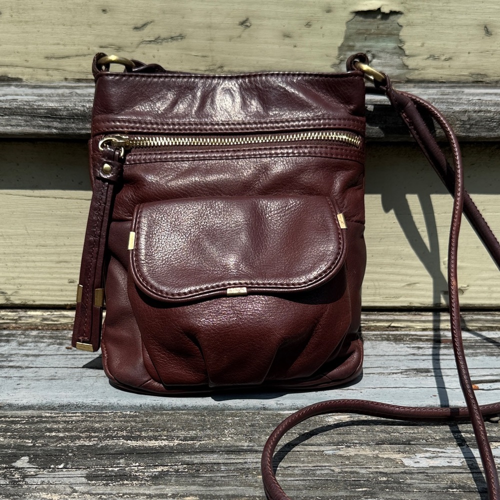 B. Makowsky Chestnut Brown Leather Crossbody Handbag Purse Boho Hippie Small